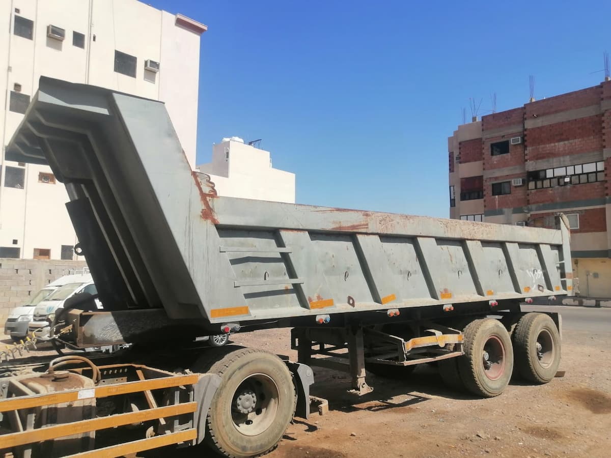 Three-axle dumper,18 meters, for sale in ryadh
