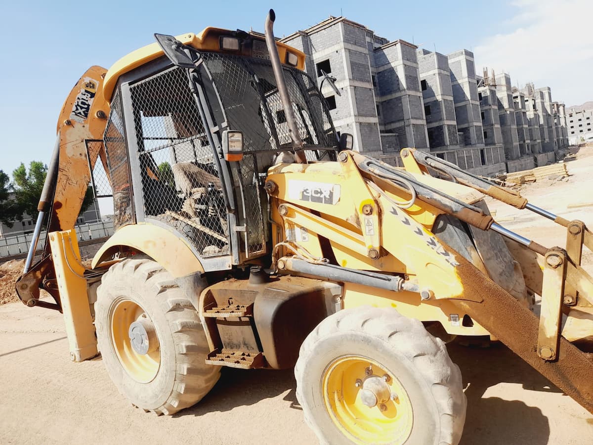 حفار جي سي بي, عرجا, للبيع, موديل 2010, 3 سي اكس, متوفر في المدينة المنورة