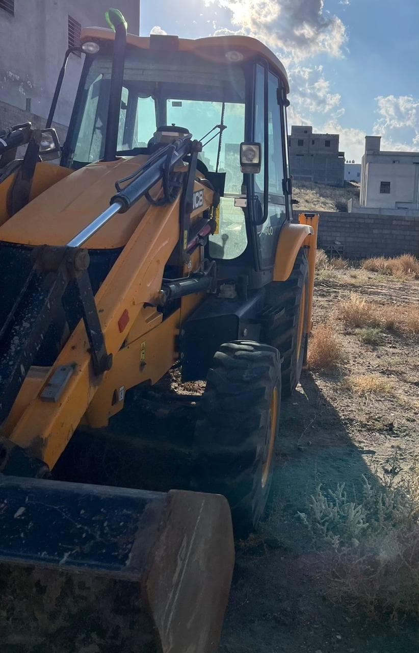 حفار جي سي بي, عرجا, للبيع, موديل 2021,  متوفر في الرياض