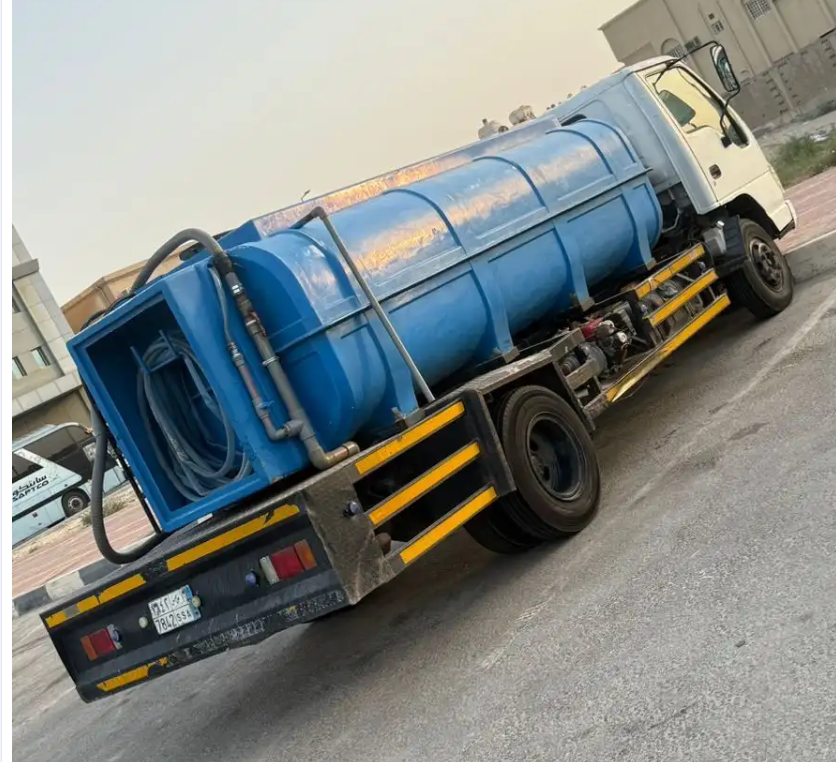 Water Tanker for sell in Saudi Arabia, Isuzu Water Tanker, Diesel Engine, In Good Condition,Mobile 00966507723115