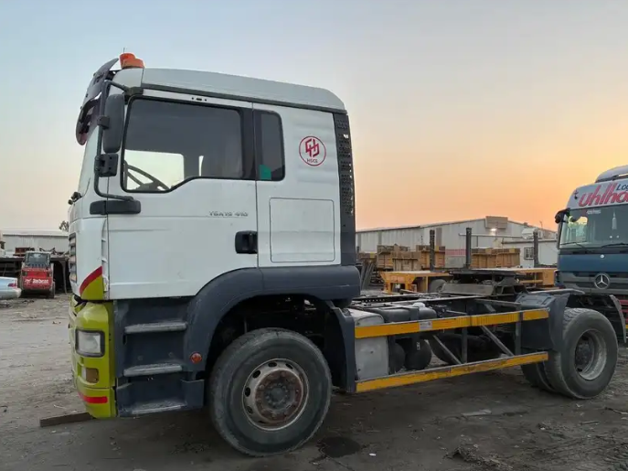 Tractor Trucks for sell in Saudi Arabia, MAN Truck, Model 2007, in Good Condition for sell in Dammam City, Mobile 00966502195139 