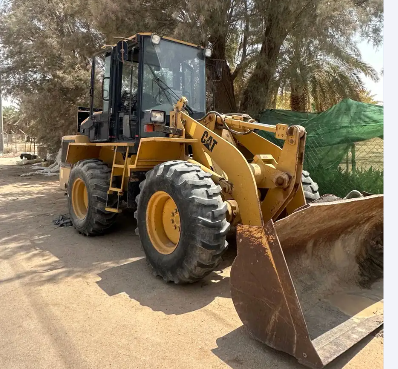 Loaders for sell in Saudi Arabia, Caterpillar Loader for sell in Riyadh, 910G, Model 1985, Mob 00966552762260