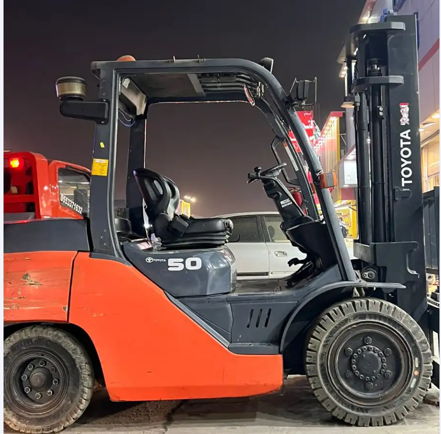 Forklifts for Sell In Saudi Arabia, Toyota Forklift for sell in Riyadh, Forklift 5 ton, Model 2017