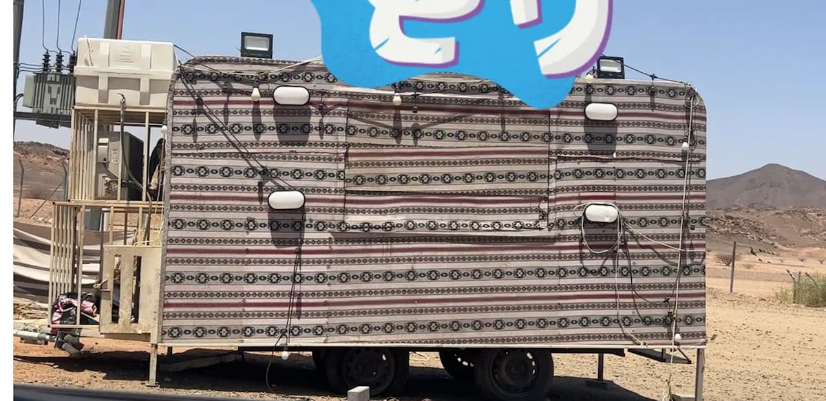 Food Truck Foe Sale in Al Madina Saudi Arabia, Good Food Truck for sell in Al madina, Length 4 meter, Mobile 00966583359404