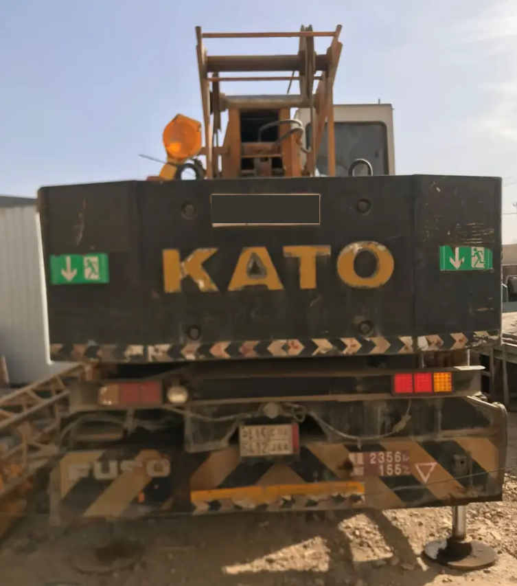 Platform for Cranes Sale, KATO Crane 20 Ton for sell in Riyadh, in good Condition, Mobile 00966504441554