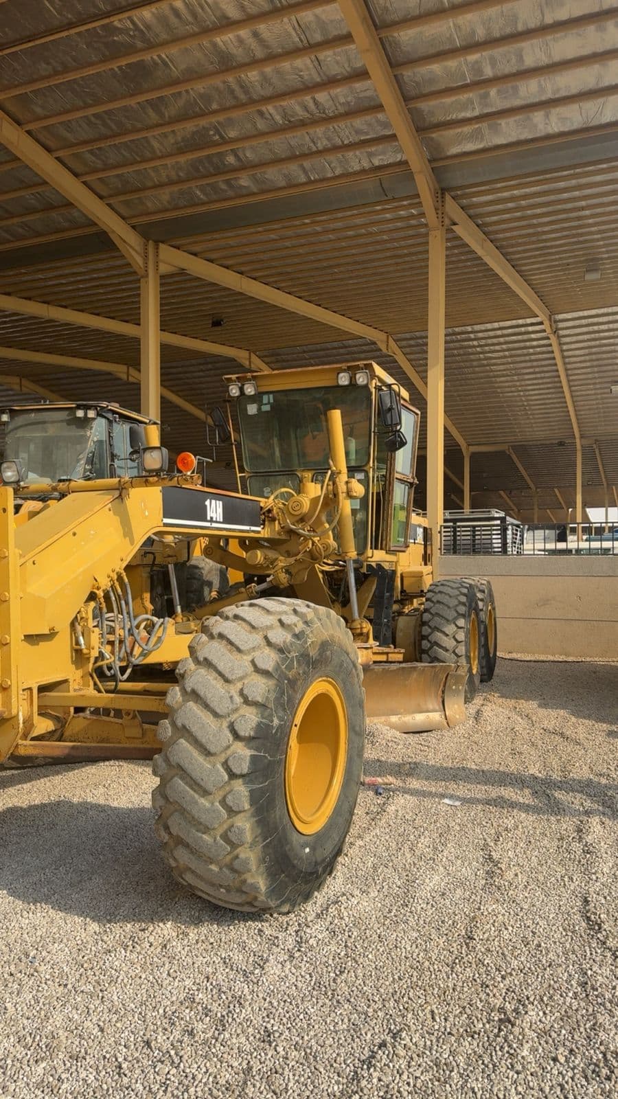 Graders Caterpillar for sell in Riyadh, Graders Caterpillar 14G in good ...